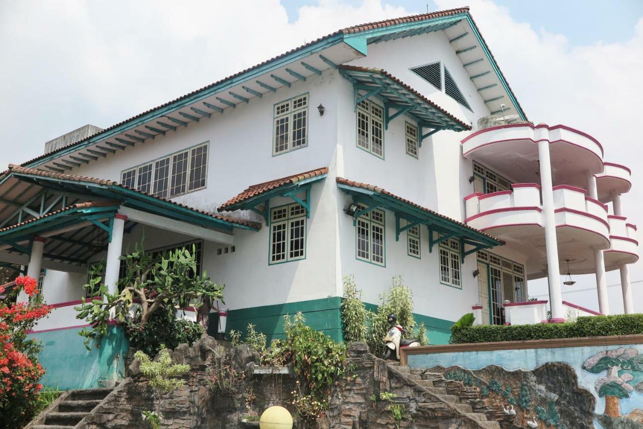 Villa Tiandiva Cisarua Exteriör bild