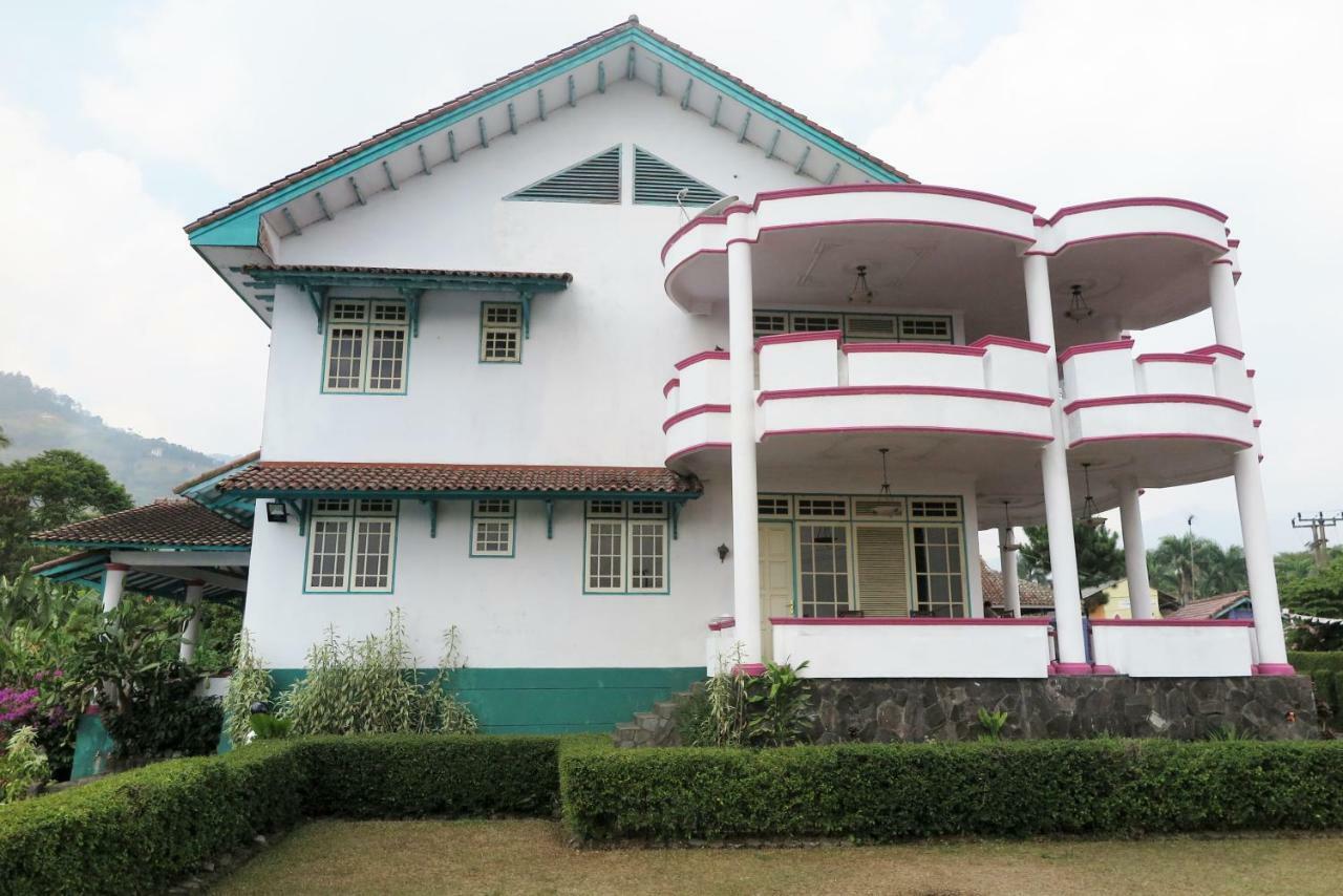 Villa Tiandiva Cisarua Exteriör bild
